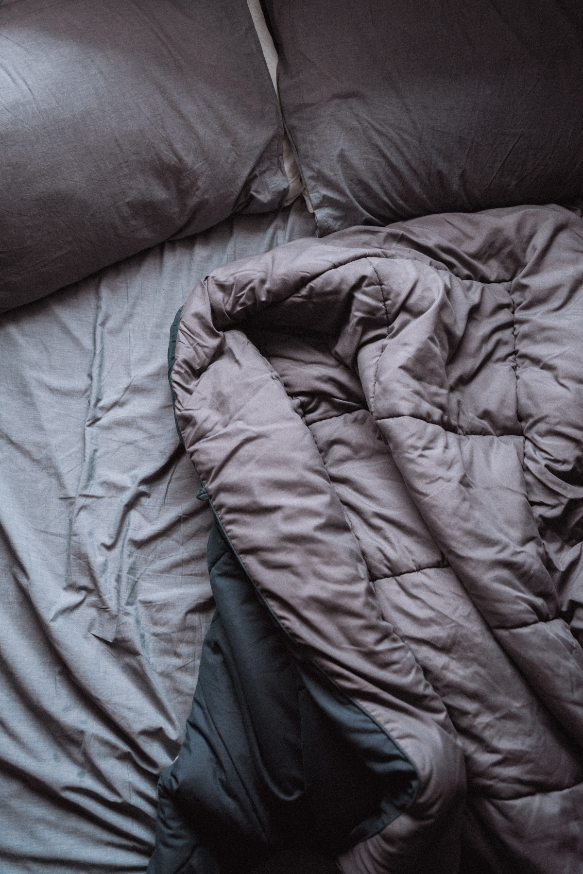 how to make a weighted blanket dark gray blanket on bed