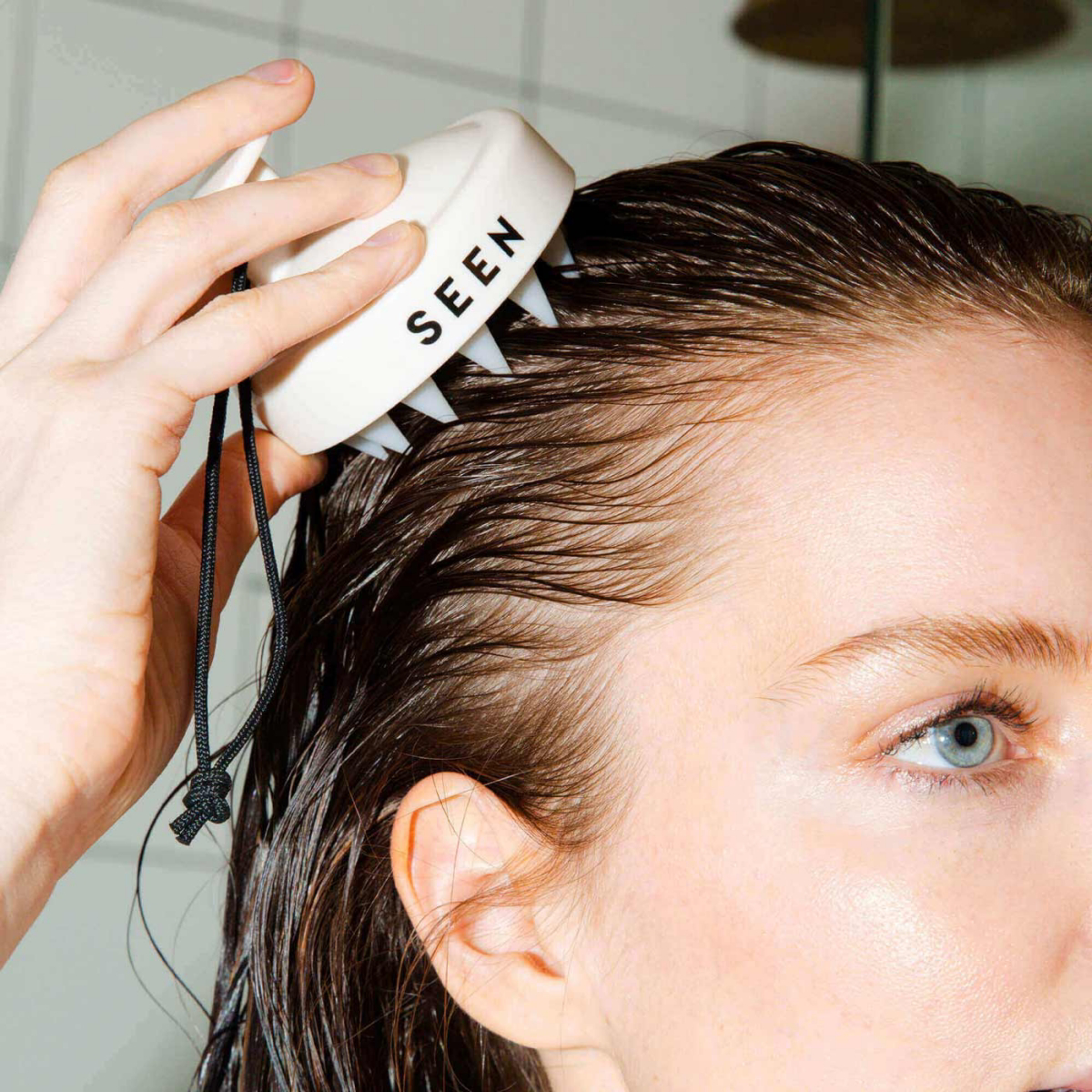 how to use scalp massager without tangling hair
