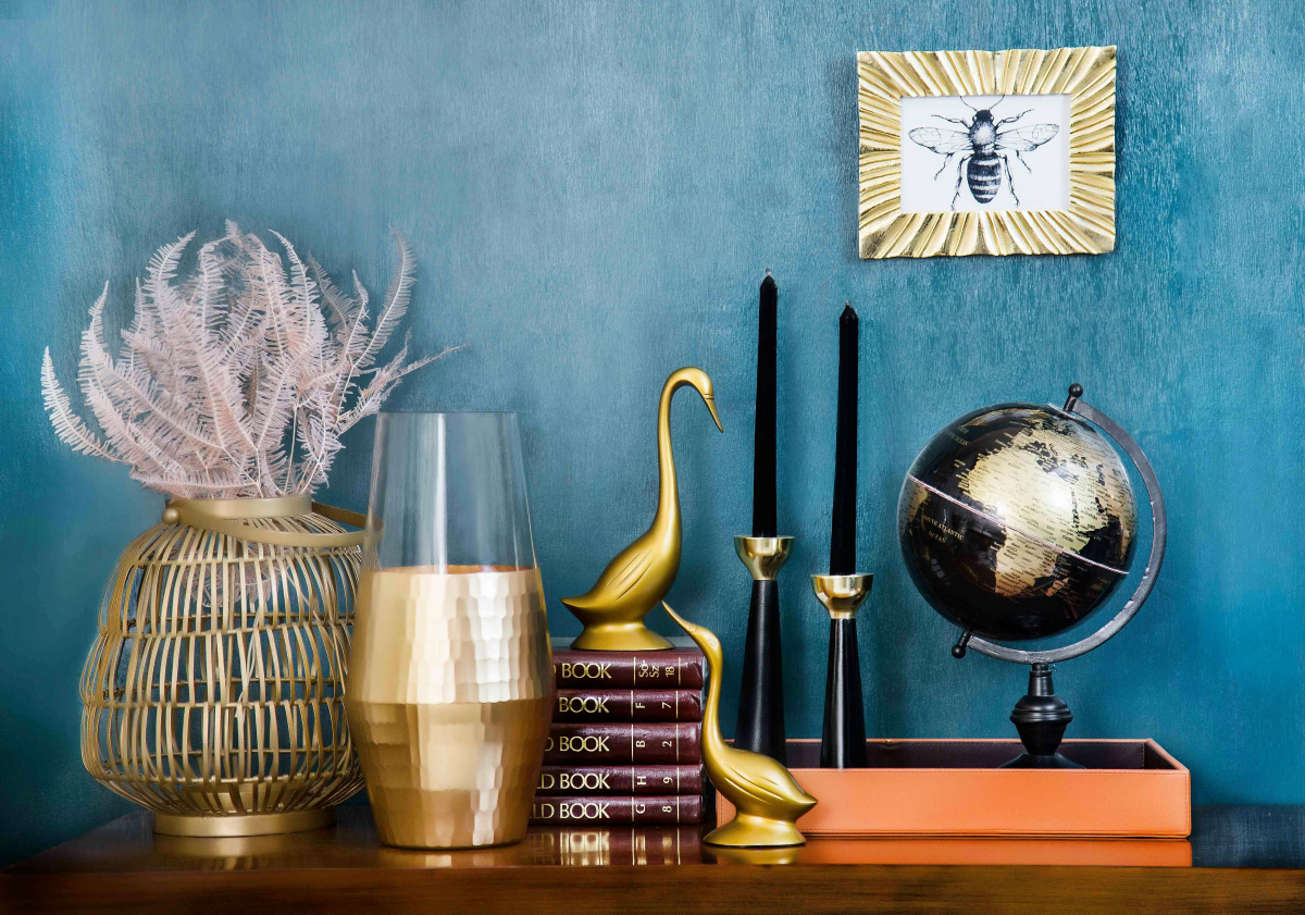 How To Decorate Tastefully With Knick-Knacks: 7 Simple Tricks