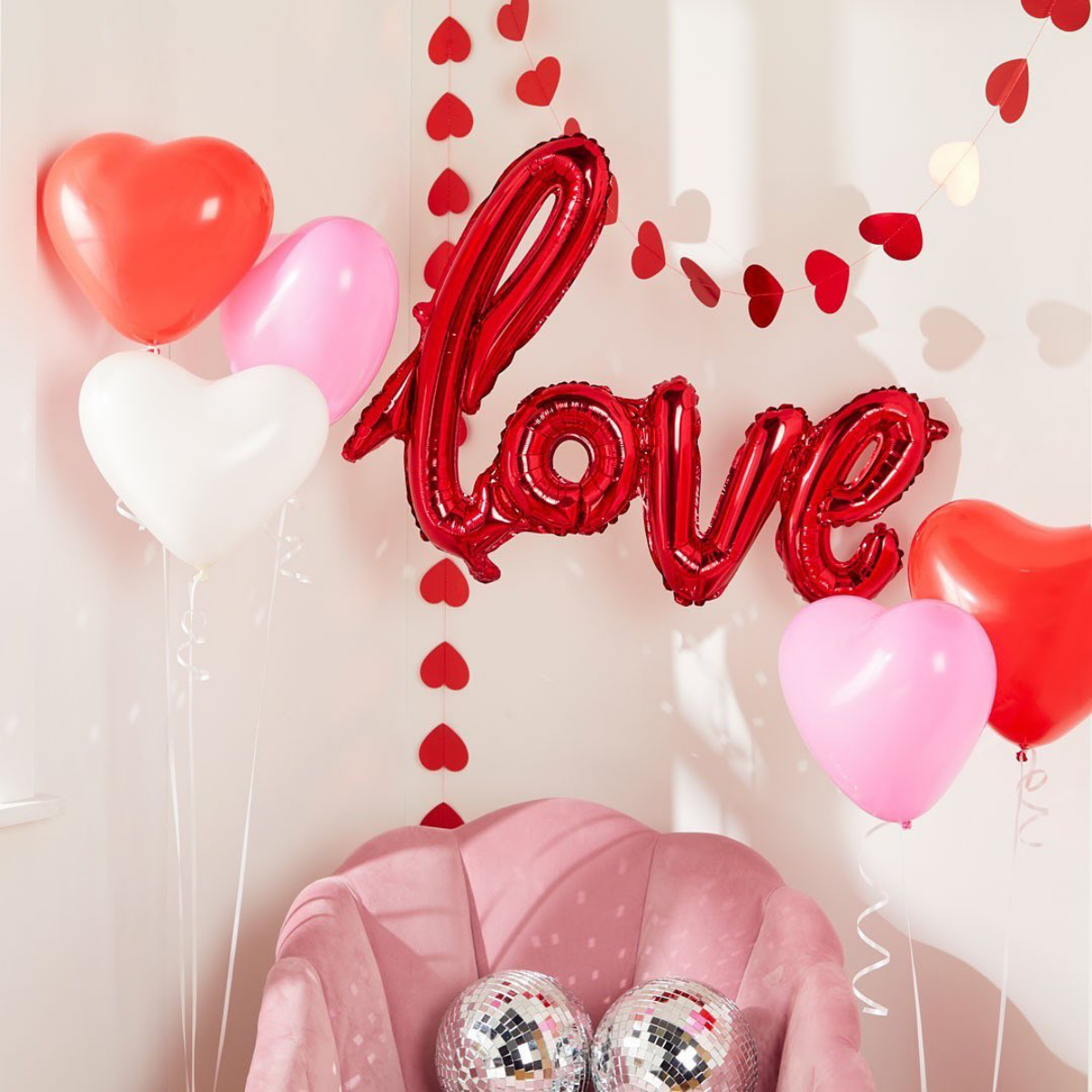 love ballon and hearts