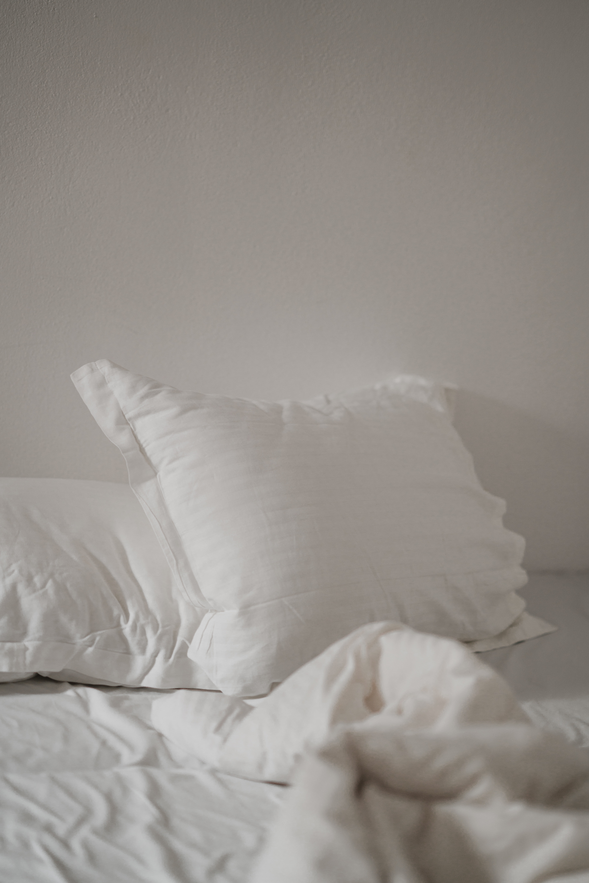 plain white bedding