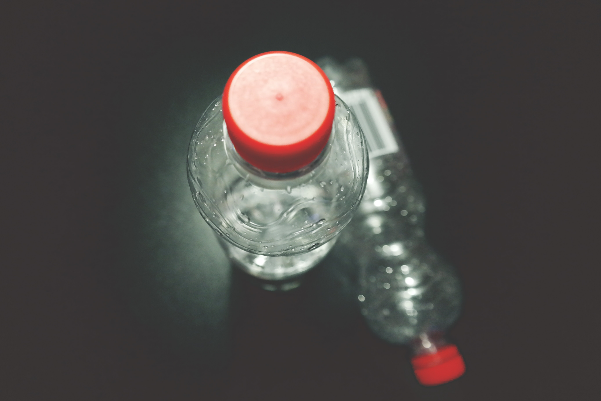 platic bottles with red cap