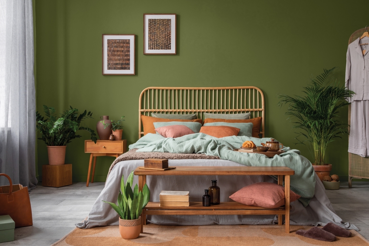 One with Nature: 2024’s Top Green Shades for Your Indoor Space