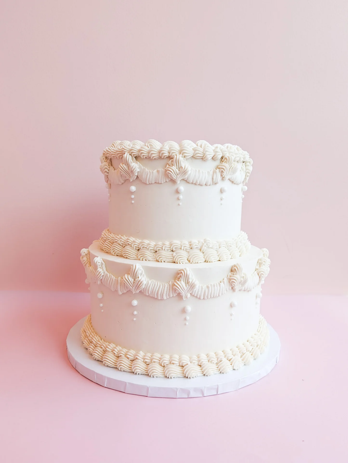 vintage wedding cakes white