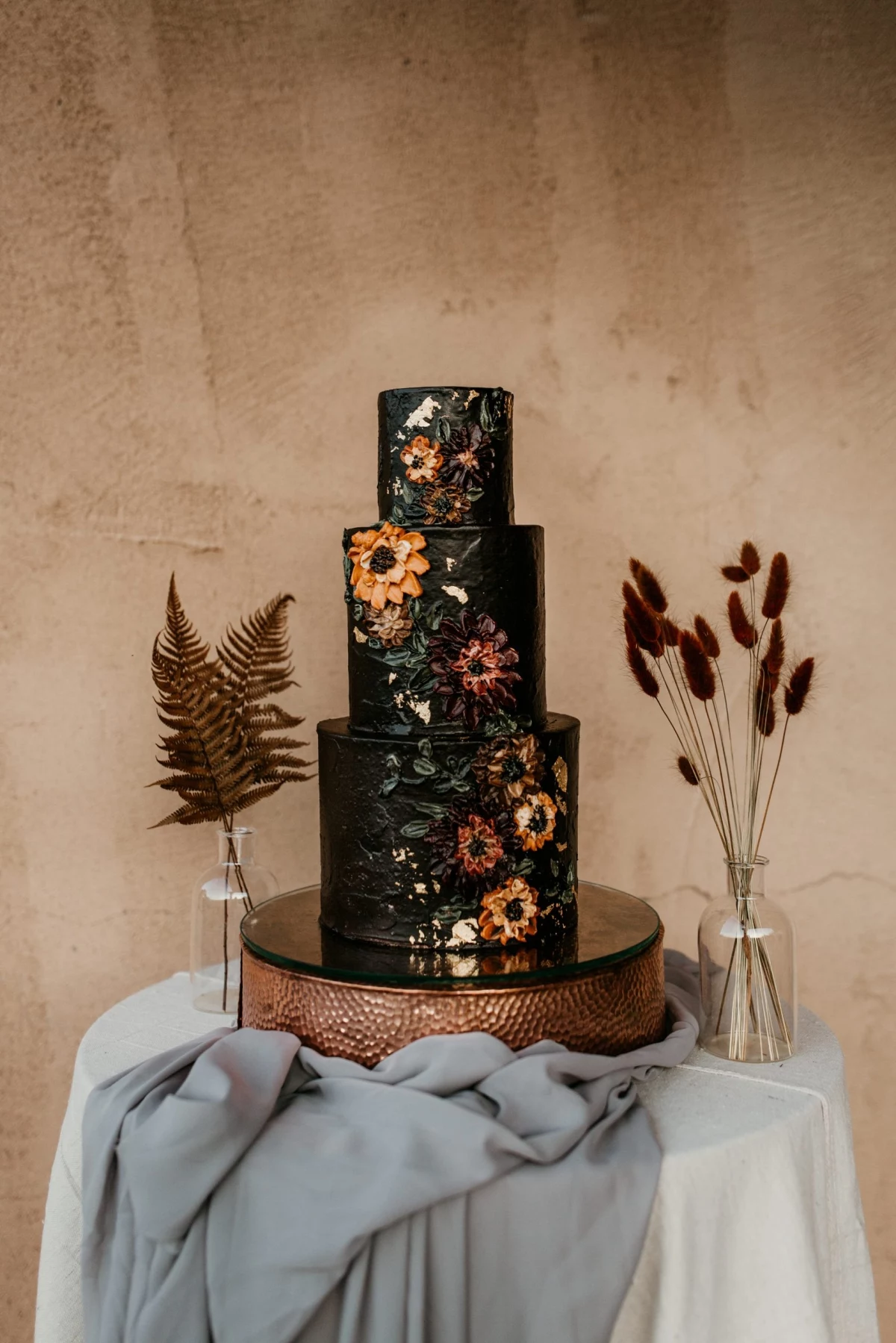 wedding cake with black