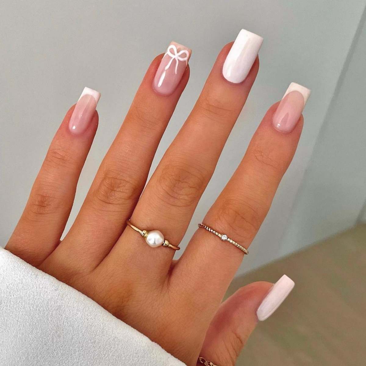 white nails with bow