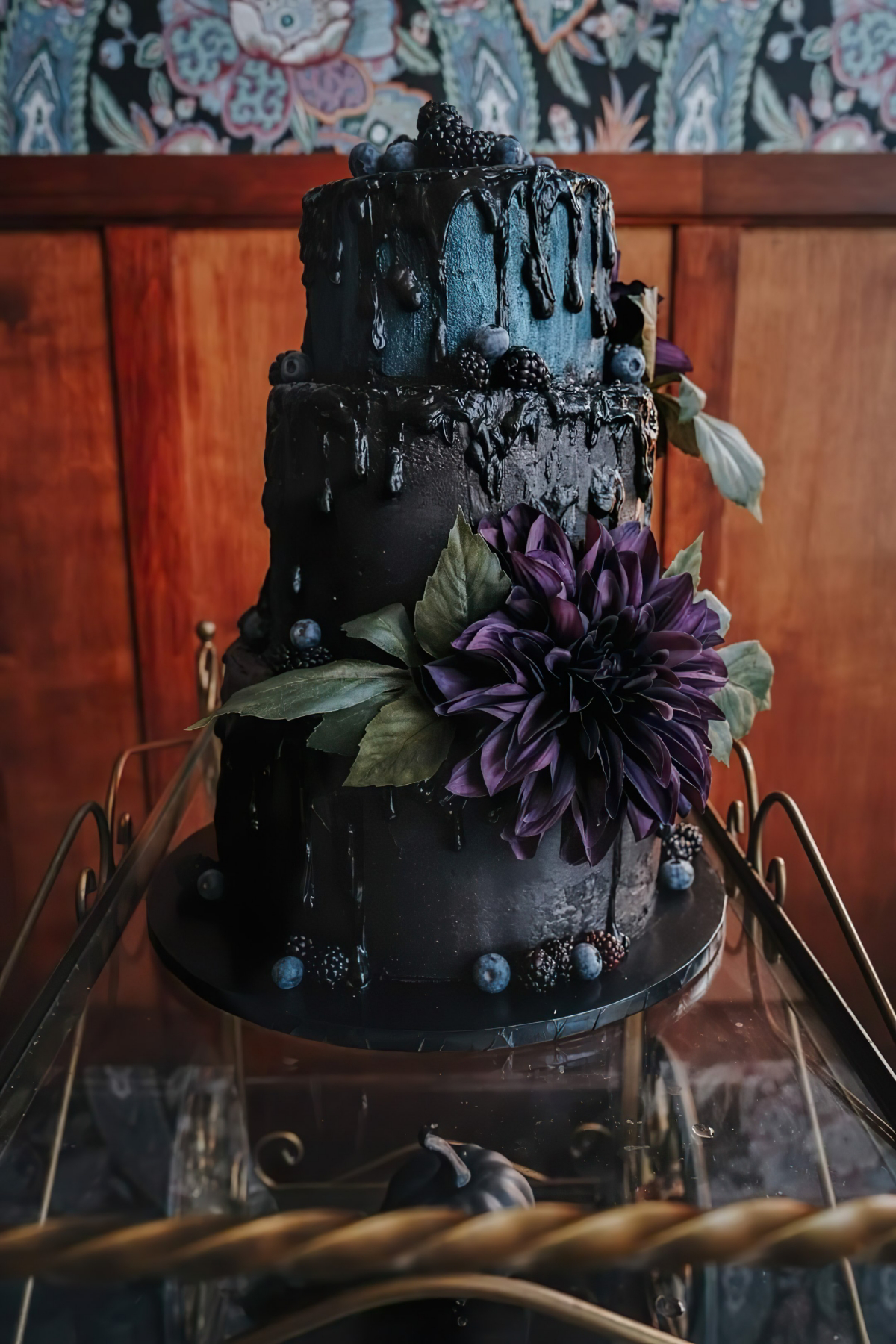a black wedding theme cake