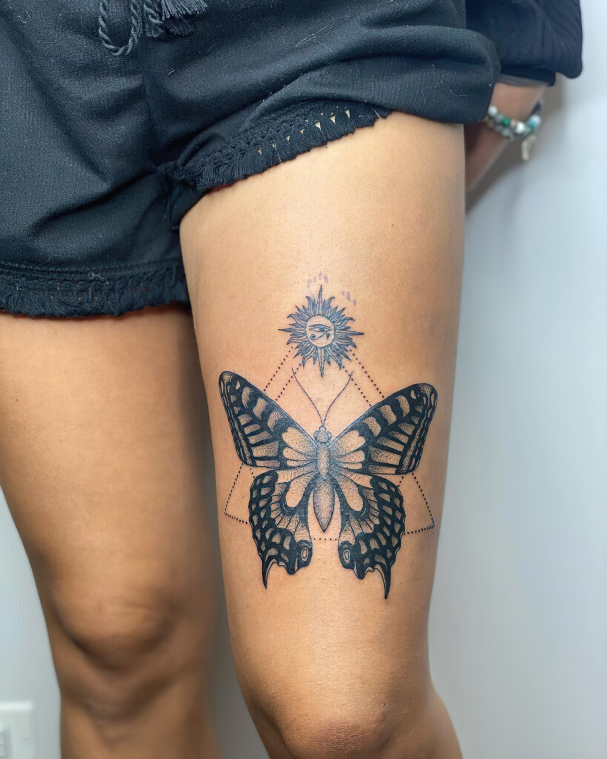 above the knee tattoo ideas