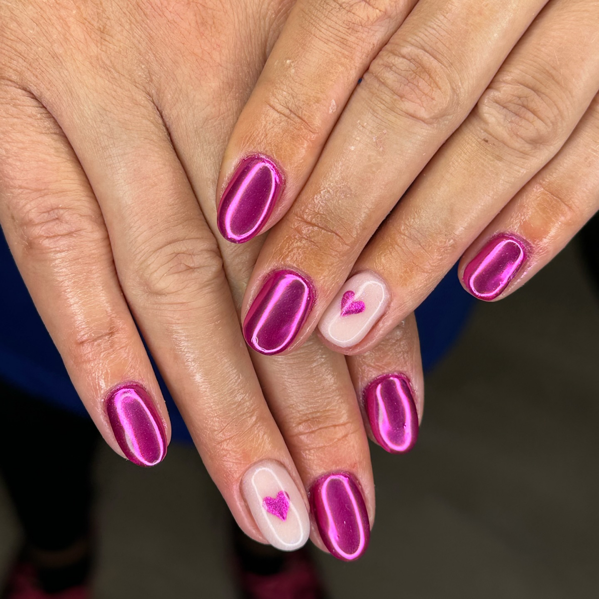 accent nail on pink chrome nails
