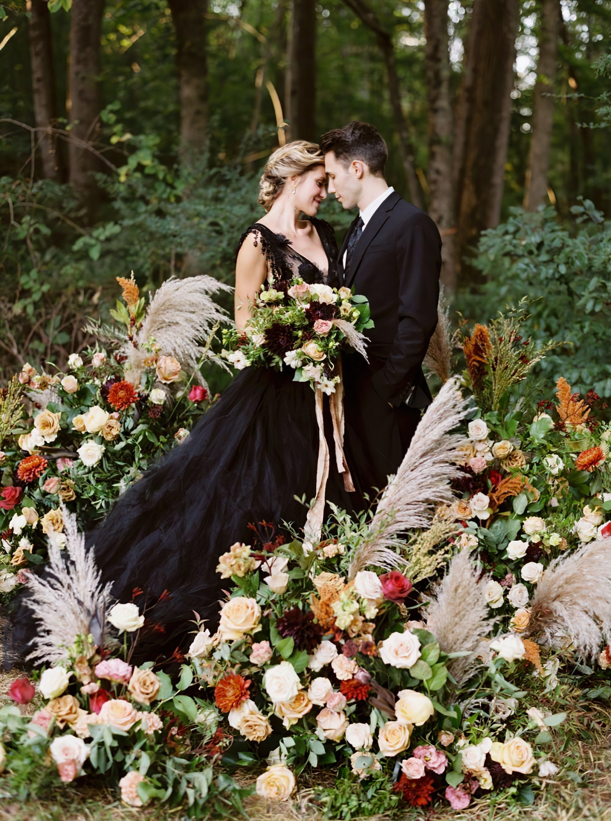 Mystical Romance: Reasons to Embrace a Black Wedding Theme