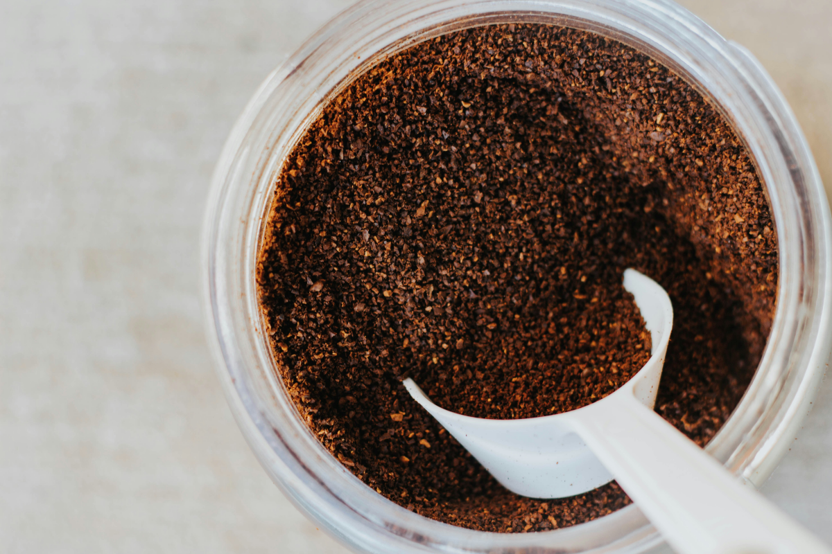 does bleach kill ants coffee grounds
