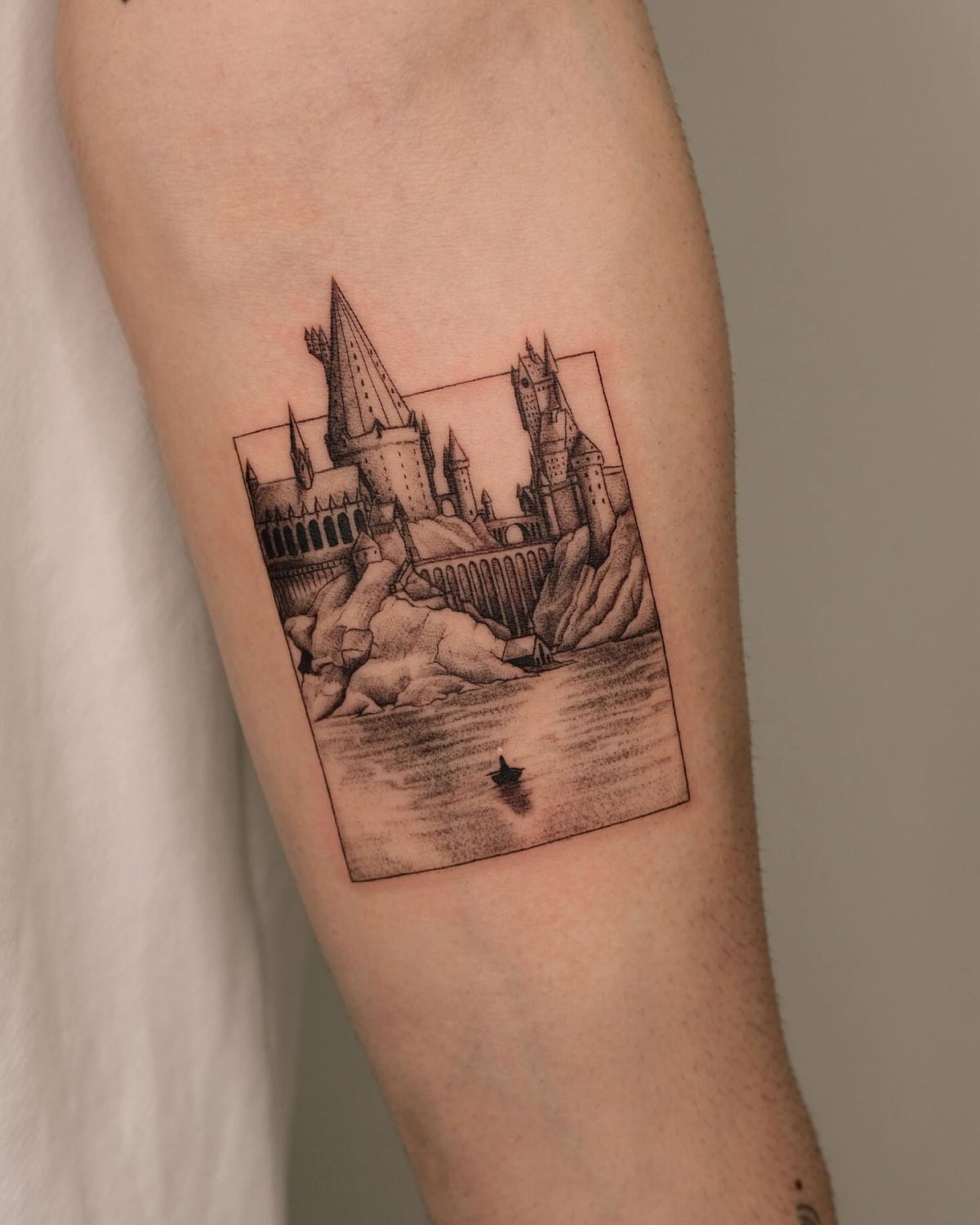 fine line harry potter tattoo hogwarts castle