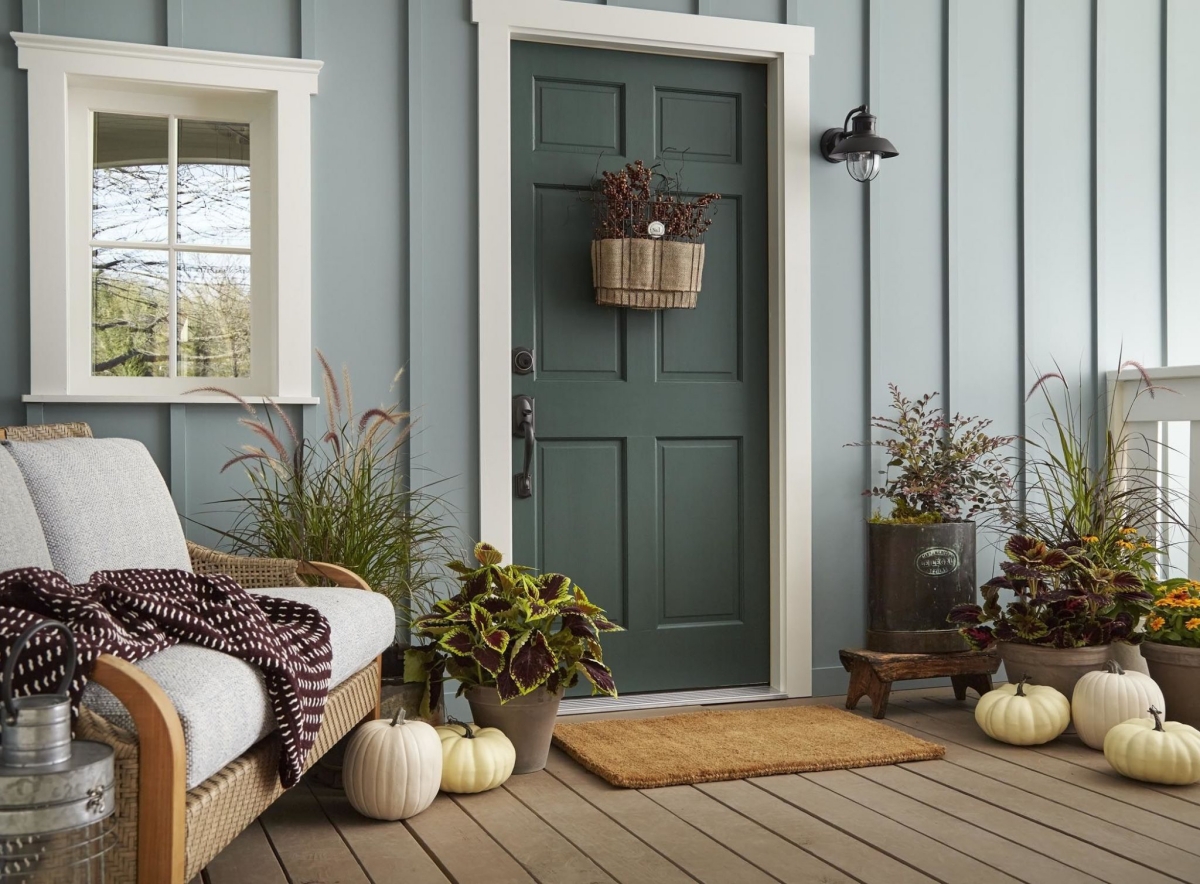 Make a Statement with a Green Front Door: Tips & Inspiration