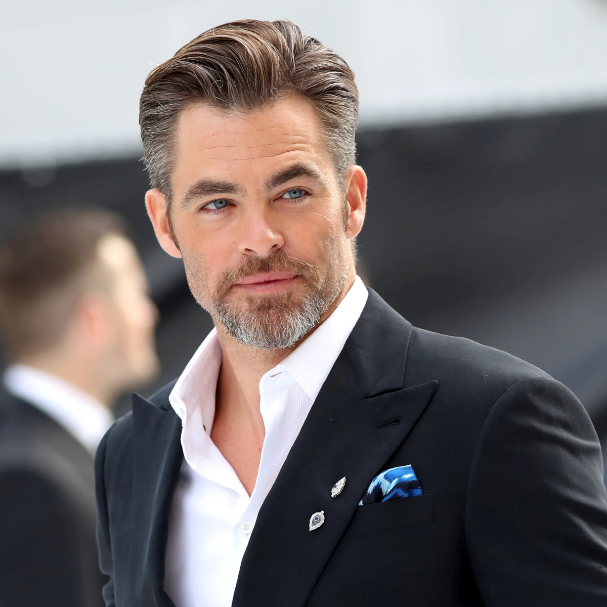 hairstyles for men over 50 chris pine slicked back look