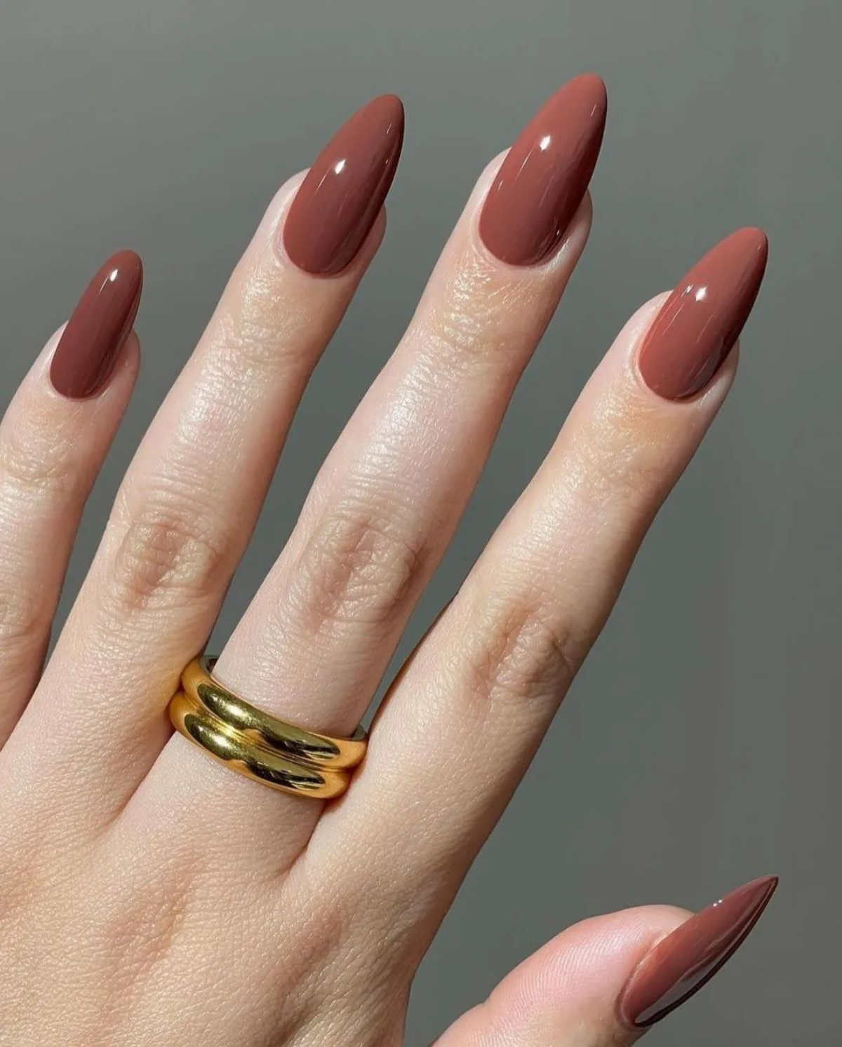 monochromatic brown nails