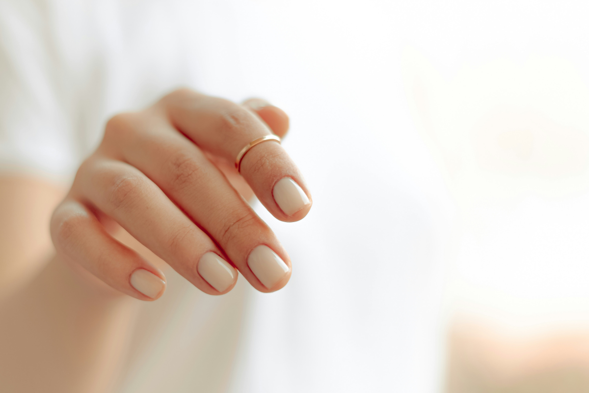 nail shapes for short nails nails short with white nail polish