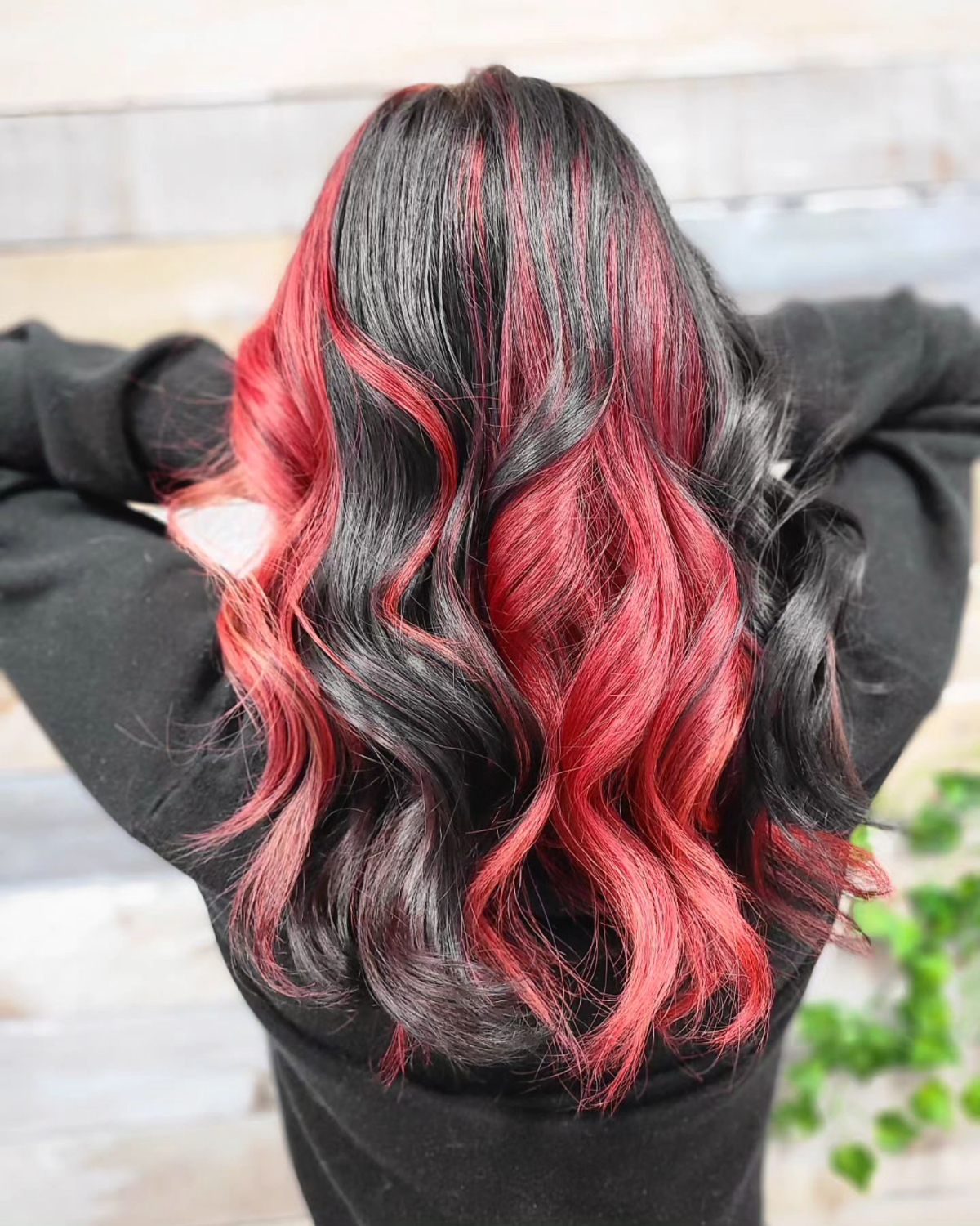 red highlights chunky with black hair
