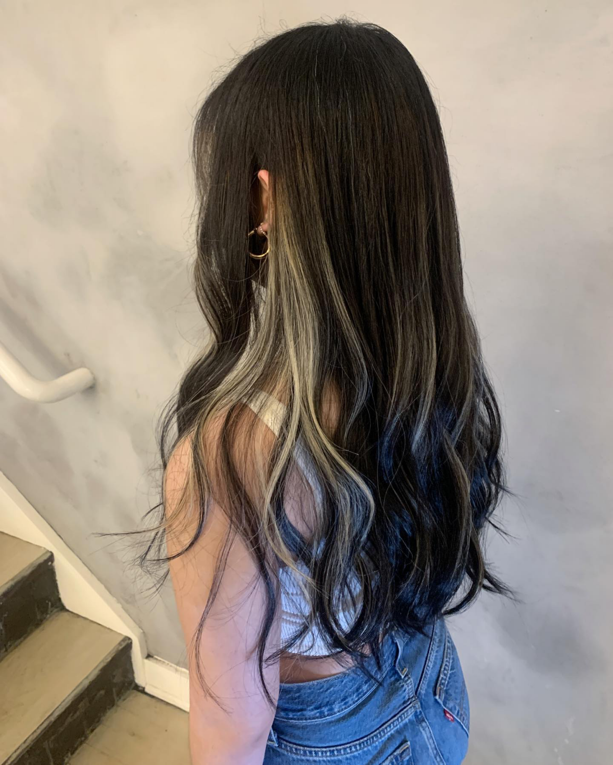 subtle balayage highlights