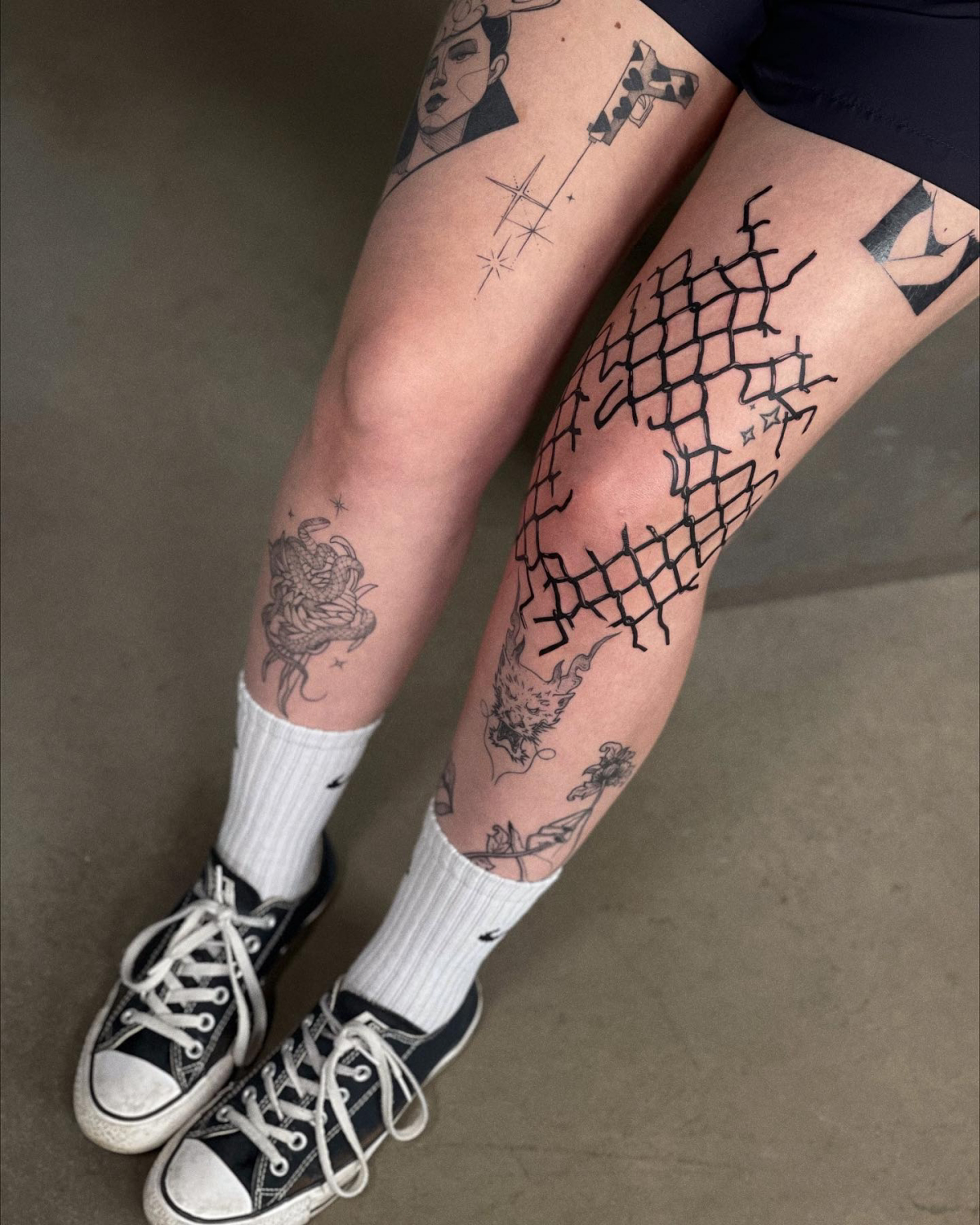 tattoo ideas above knee