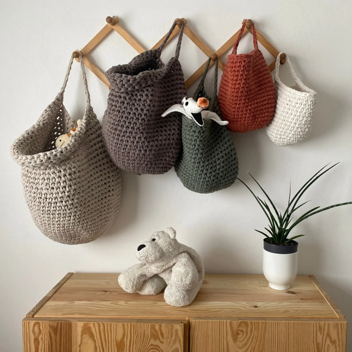 wall mounted baskets for blankets