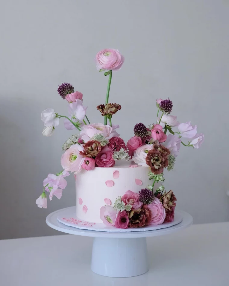 cake with flowers pink floral cake