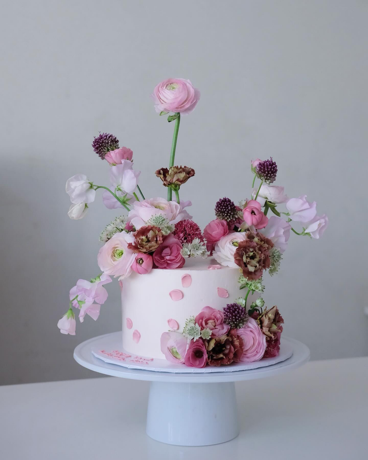 Cake With Flowers: 13 Beautiful Ideas For Every Occasion