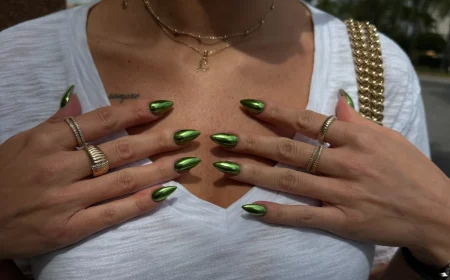 green chrome nails shiny green nails