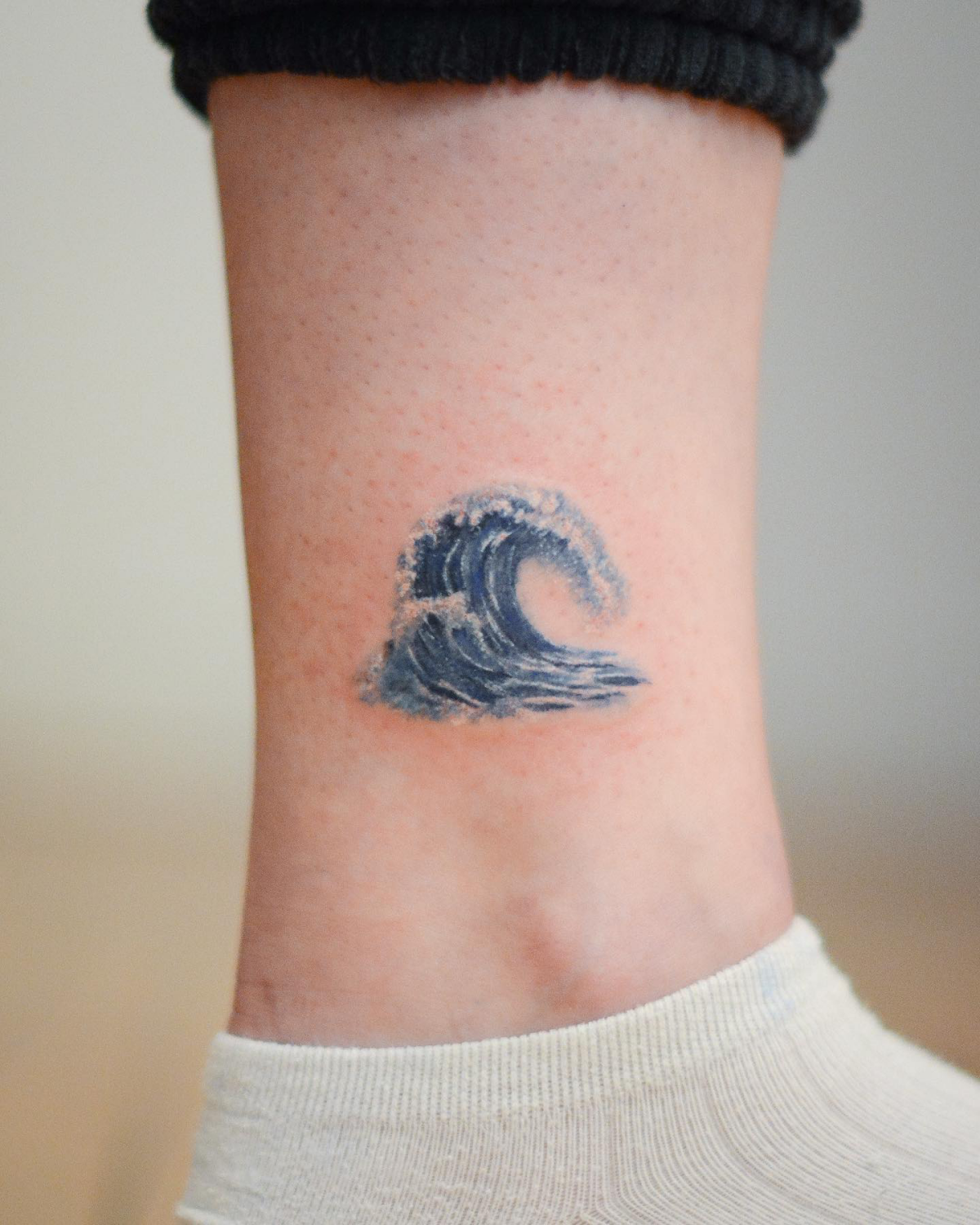 realistic wave tattoo