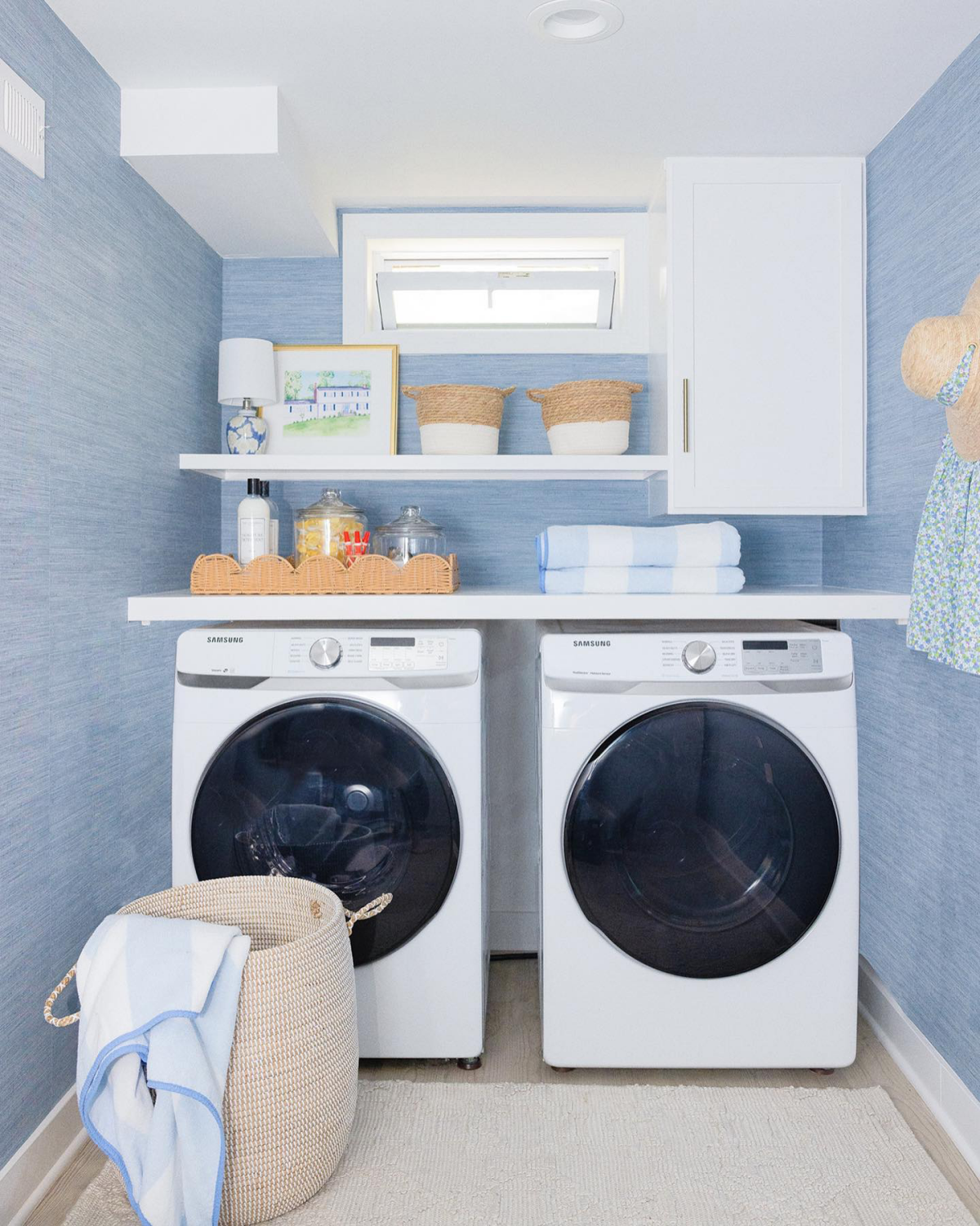 simple laundry room design