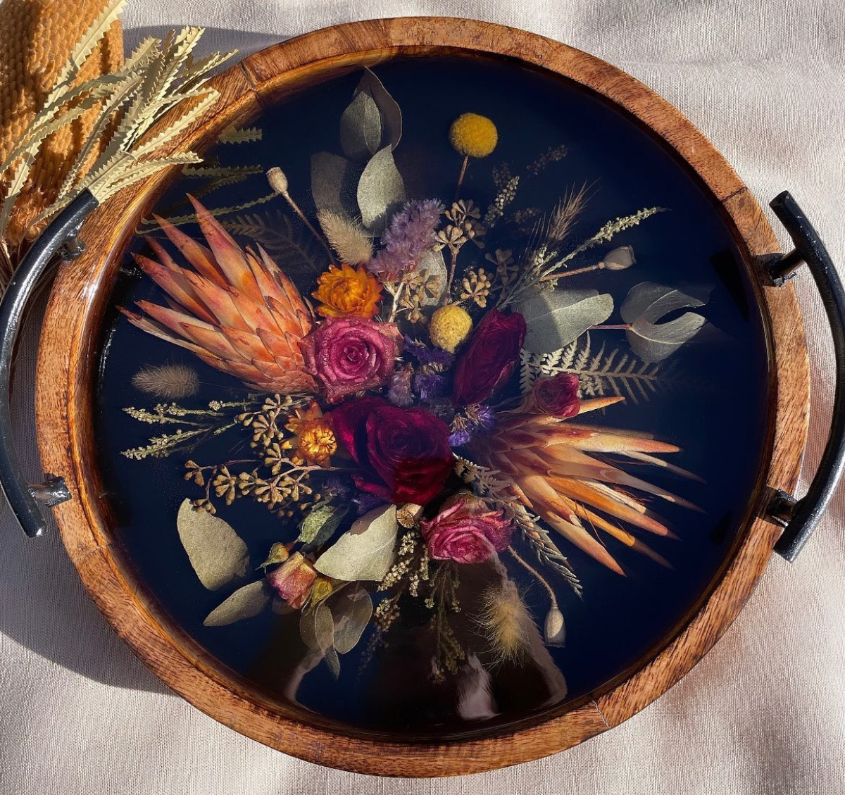 tray with resin flowers