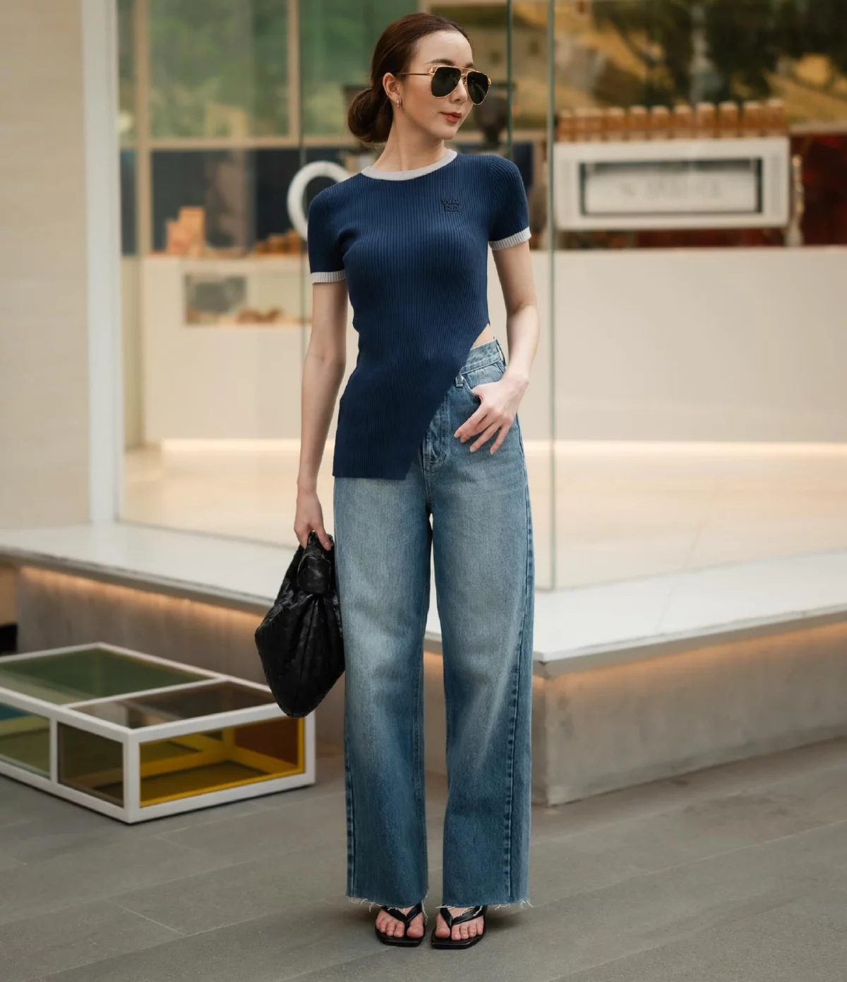 wide jeans with sandals