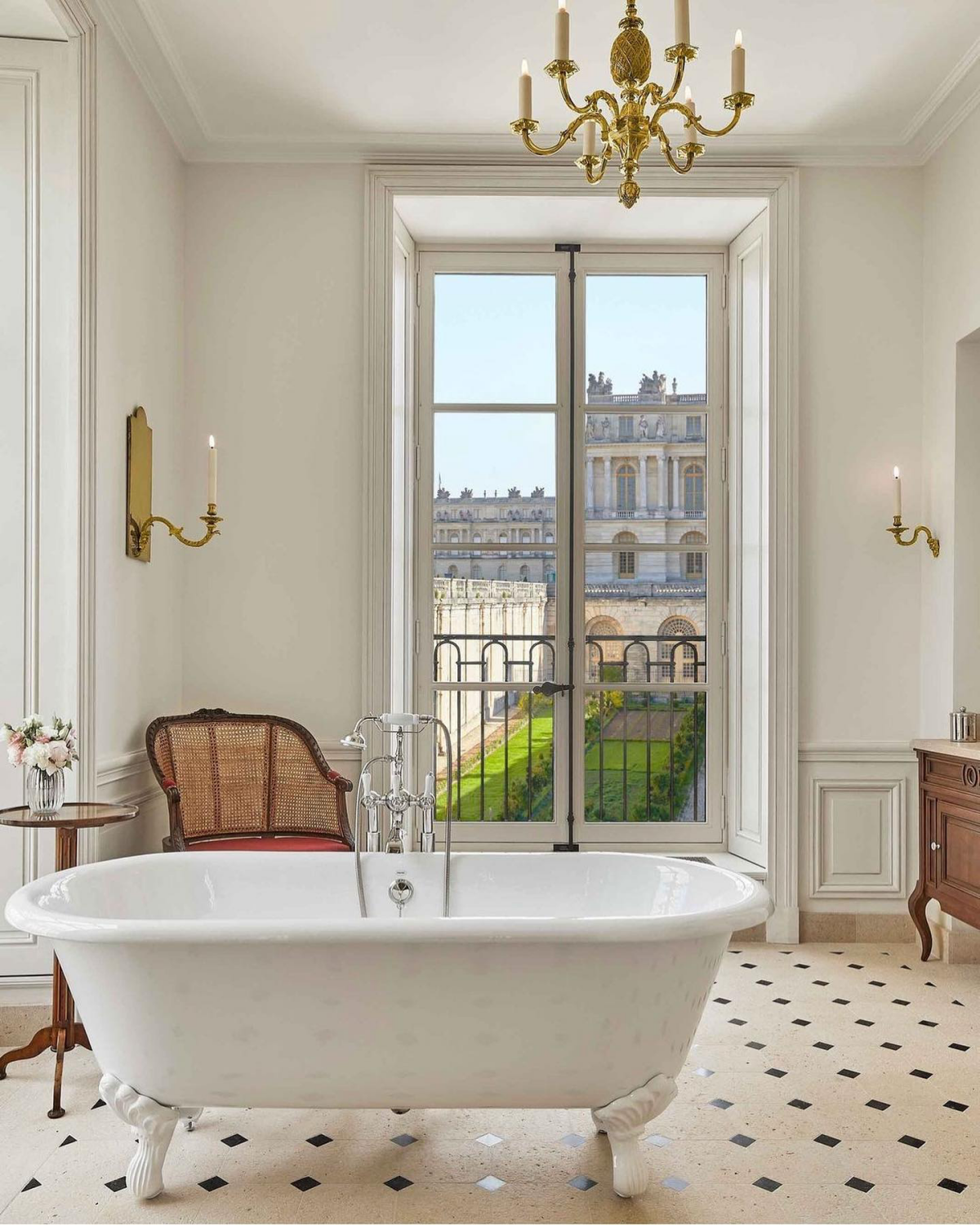royal aesthetic bathroom french style