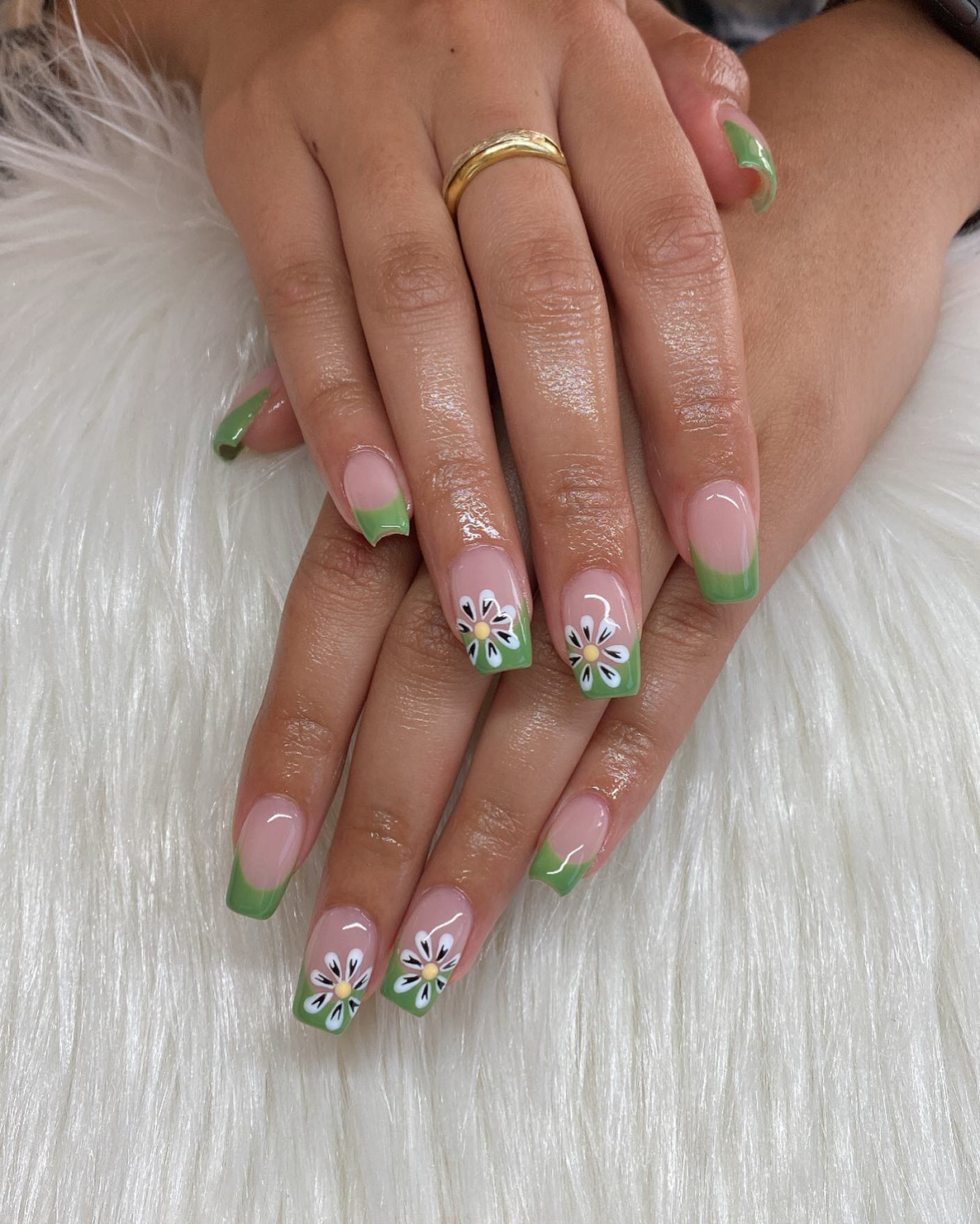 short coffin nails green french tip