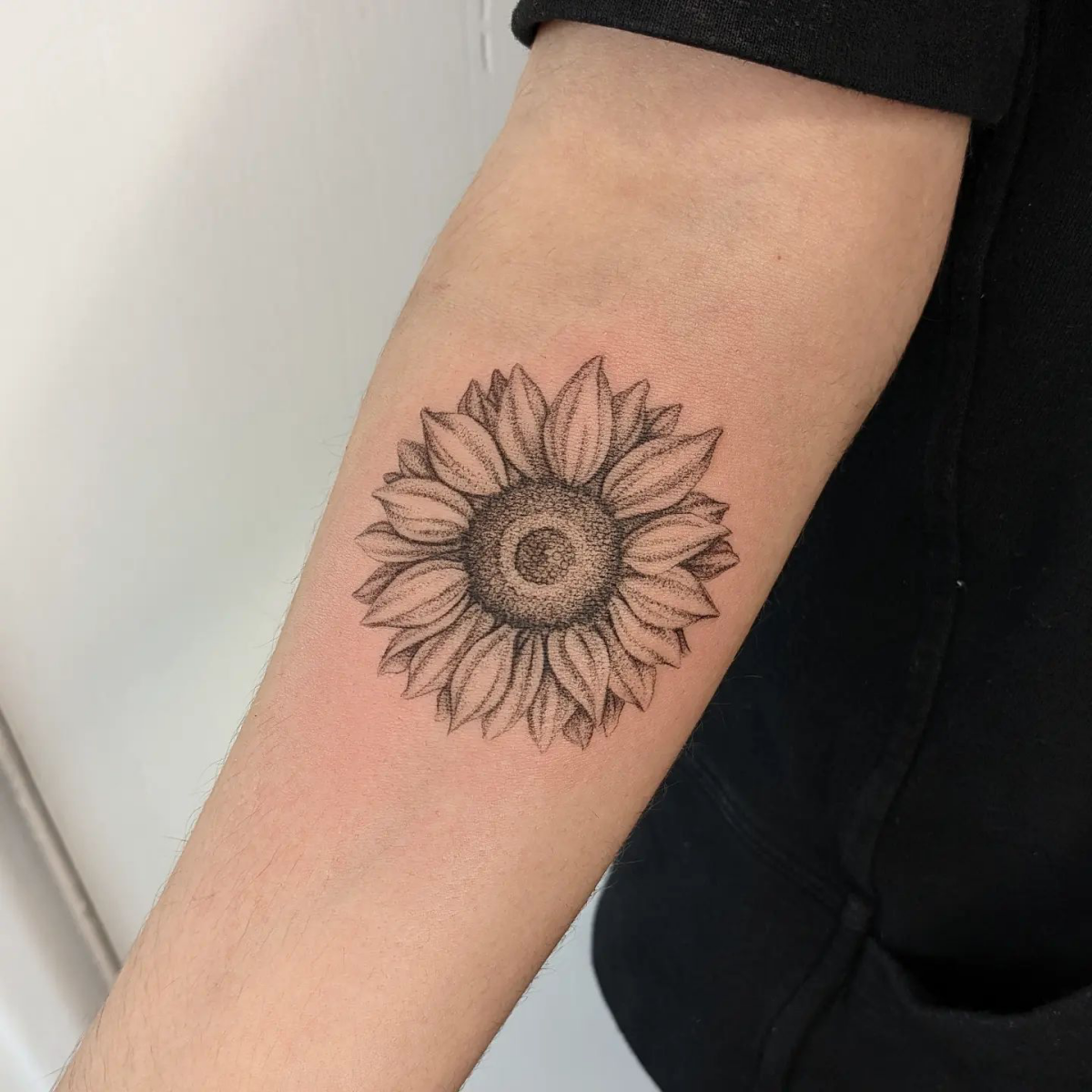 sunflower tattoo microrealism tattoo
